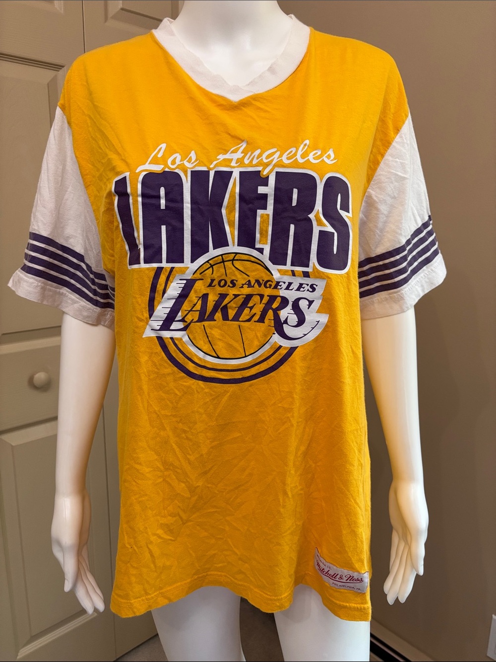 2011 MITCHELL & NESS LA LAKERS T-shirt